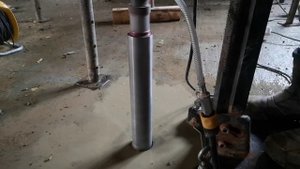 алмазное бурение (сверление) бетона с арматурой на строительное площадке установкой dewalt