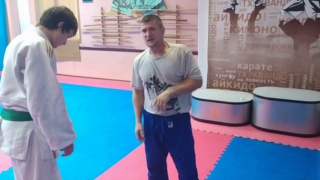 Что делать если противник остался за спиной смотреть онлайн