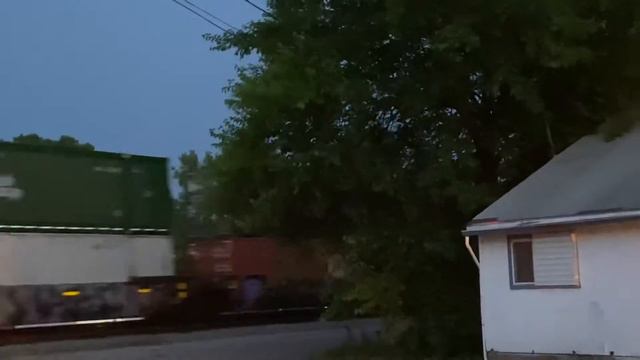 Up sd70ace leads NS 1828 threw Lawrence Kansas! ( I’m going to Kansas City today to watch trains) смотреть онлайн