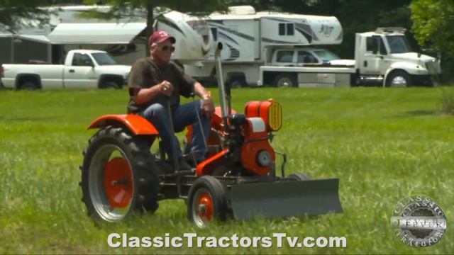 RARE Tractor With NO STEERING WHEEL - The 1949 Gibson Model D - Classic Garden Tractor Fever смотреть онлайн