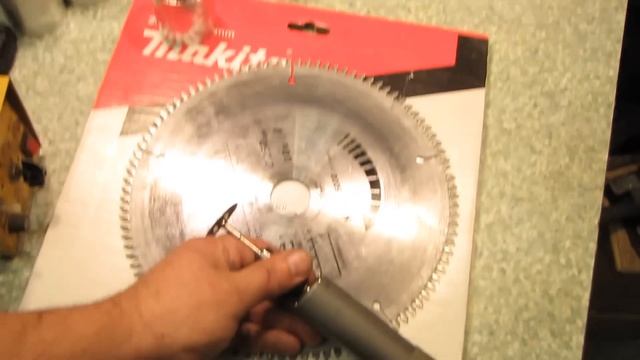 Затачиваем диск торцовочной пилы. смотреть онлайн