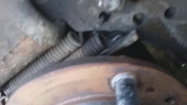 уаз патриот. состояние задних тормозных колодок и механизма через два года (пробег 20000км). смотреть онлайн