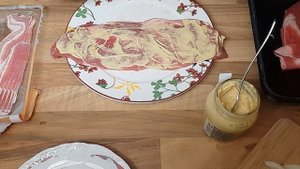 Говяжьи рулетики с начинкой.