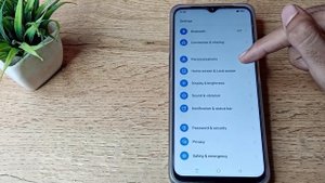How to change clock style in realme c33 phone, Lock screen setting