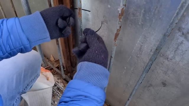 Ейск?Шум и грохот с балкона квартиры Тани. Море замерзло.11 января 2023 г. Оговорок много-извините?