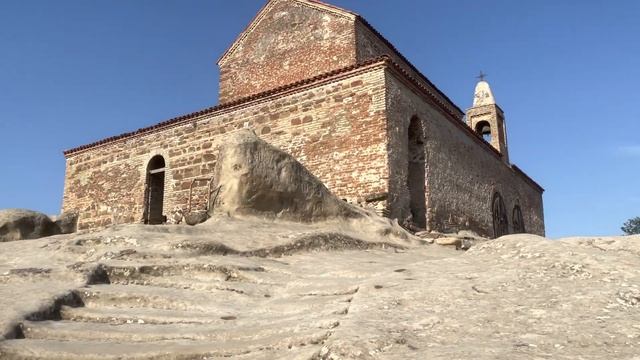 Жизнь в пещерном городе Уплисцихе смотреть онлайн