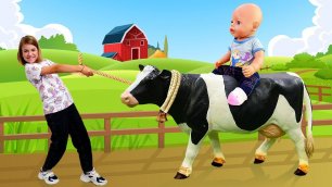 Игры с Беби Бон Эмили на ферме – корова заболела! Игрушки для девочек