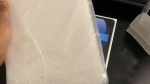 iPad Air 4 Sky Blue: unboxing + accessories! * watch me struggle, total fail *