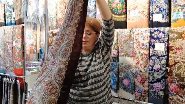 Орнаментальные 125х125. Павловопосадские платки в Минске смотреть онлайн