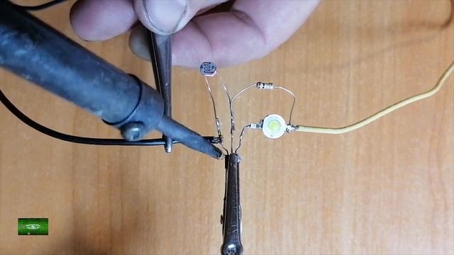 Датчик включения света, на транзисторе ВС 547 смотреть онлайн