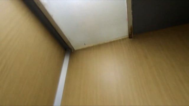 Старый лифт МЛМ в доме с необычными для 85 серии окнами в подъездах смотреть онлайн