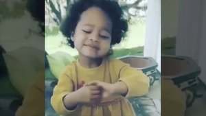 Бурлият Эльмурзаева. Песня под гитару. Танец ребенка ?