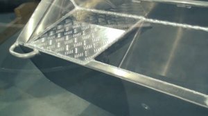 Классическая открытая алюминиевая лодка. Обзор моторной лодки Бестер-390.