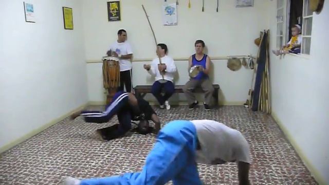 instrutor zumbi playing capoeira 2 смотреть онлайн