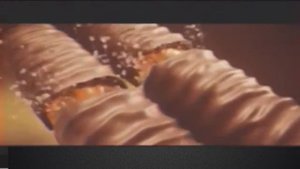 Реклама Twix Что Скрывает шоколад 2010