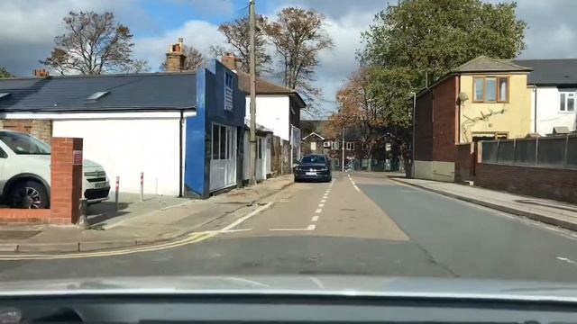 Т-ОБРАЗНЫЙ ПЕРЕКРЁСТОК UK смотреть онлайн