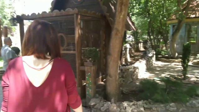 Обзор парка Лога в Старой Станице. Забавный попугай.часть 2