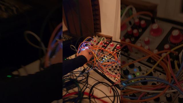 #bassoostinato Живое Техно с @yuraginzbourg на Elektron Digitakt II + Syntakt и #eurorack модульный