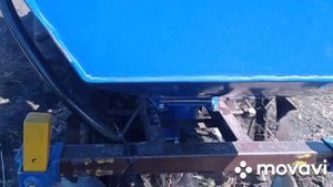 Сажаем картофель минитрактором КМЗ-012 с однорядной сажалкой, оборудованной протравителем.