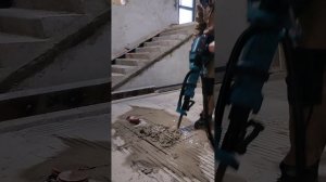Отбойный молоток Makita HM1812