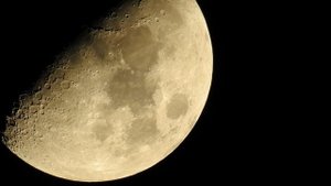 Луна от слав луна, кратеры образовались 5 млрд лет назад самый большой кратер на обратной стороне Лу