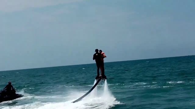 АДЛЕР! ПЛЯЖ "ЮЖНЫЙ - 2! БИТКОМ !!?️☀️КАК МОЖНО РАЗВЛЕЧЬСЯ НА ЧЁРНОМ  МОРЕ!!! ФЛАЙБОАРД! ? смотреть онлайн