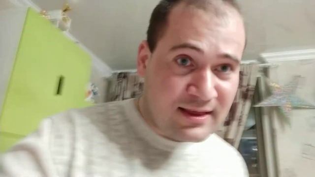 Рассказываю стихи племянницам...