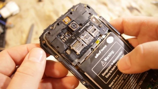 ? КРАШ-ТЕСТ защищенного СМАРТФОНА. Забивание гвоздей, заморозка, кипяток. Ulefone Armor 2 смотреть онлайн