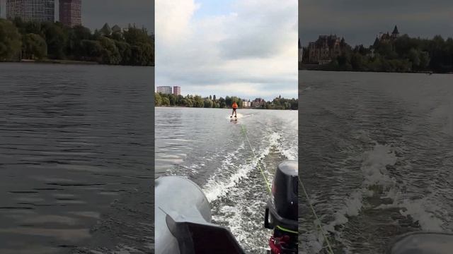 водные лыжи Москва -река на лодке пвх в районе Павшинской поймы