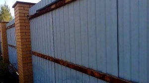 Что делать, чтобы лаги забора из профнастила не ржавели