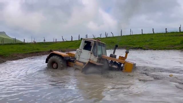 OFF-ROAD _ Трактор ХТЗ Т-150 Сломалось в Воде.mp4 смотреть онлайн