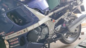Не заводится мотоцикл kawasaki. Смотрю реле стартера, аккумулятор, массу.