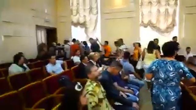 Родители детей из "Виктории" в Одесской облгосадминистрации смотреть онлайн
