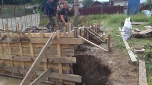 ЛАЙФХАК. Как заливать бетон с бетононасоса так, чтобы не порвало опалубку