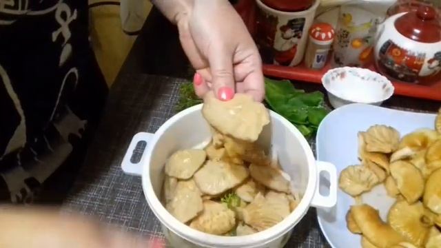 СОЛИМ ВОЛНУШКИ ХОЛОДНЫМ СПОСОБОМ // простой и быстрый рецепт// очень вкусный.