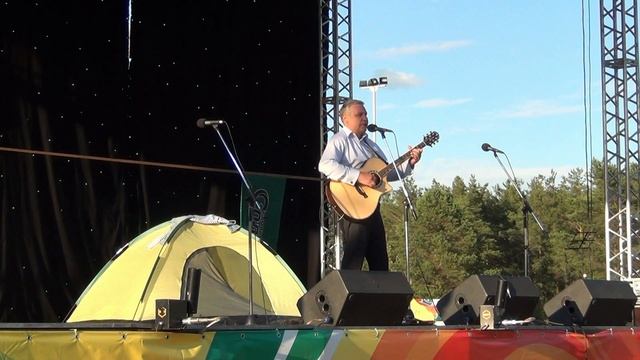 В осеннем парке (автор-исполнитель Сергей Куклев) смотреть онлайн