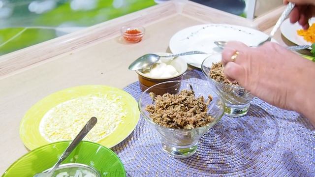 Салат "Мимоза" со шпротами. Как приготовить классическую мимозу с рыбными консервами