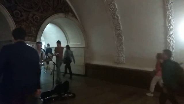 Москва 419 - в переходе около станции метро петровско-разумовская люблинско-дмитровская линия летом