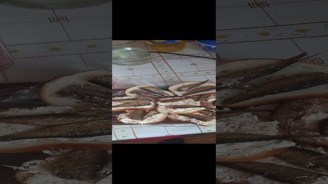 бутики  сыром и  шпротами