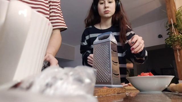 готовим ВСЛЕПУЮ И ВГЛУХУЮ или девочки 20 минут хотят, чтобы я заткнулась хоть на минуту смотреть онлайн