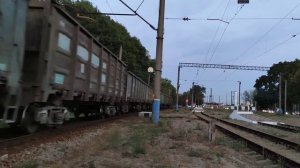 Тепловоз ЧМЭ3-3633 с грузовым поездом