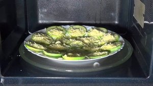Быстро и вкусно | Кабачки с сыром в микроволновке