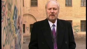 Александр Дольский читает стихи.