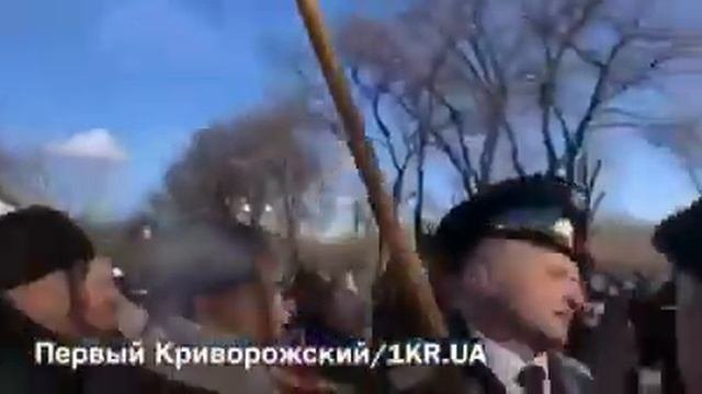 Это что у вас за флаг ? — украинская журналистка пристала к воинам- афганцам