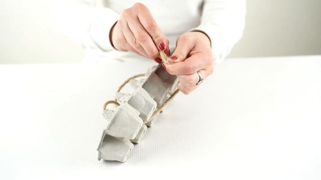 CRAFT - Egg Carton Bird Feeder смотреть онлайн