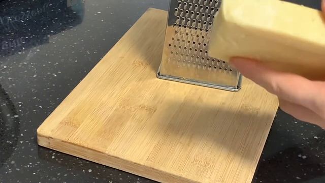 Мясной рулет с сыром и грибами смотреть онлайн