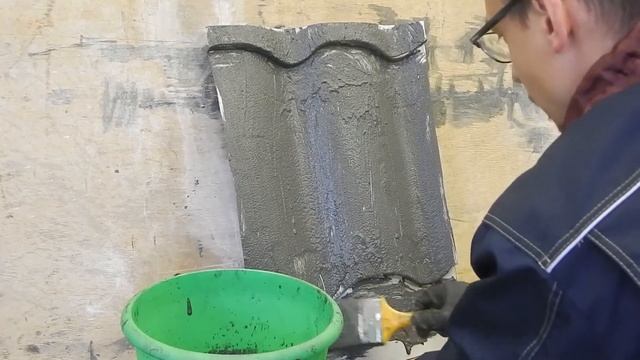 Нанесение мастики кистью на металлочерепицу (полная версия) смотреть онлайн