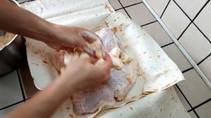 Курица с картошкой в лаваше в духовке.