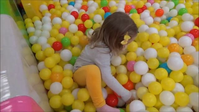 VLOG PlayKids entertainment center Горки Лабиринт Бассейн с шариками Батут Детский центр Muğla смотреть онлайн