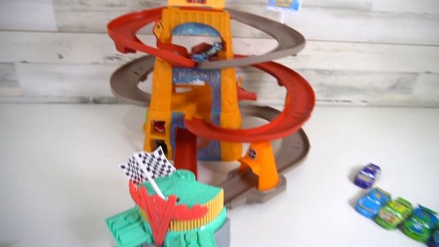 Disney Cars High Octane Fun | Racing Radiator Springs Mountain Race Playset! | Next Gens vs Veteran смотреть онлайн